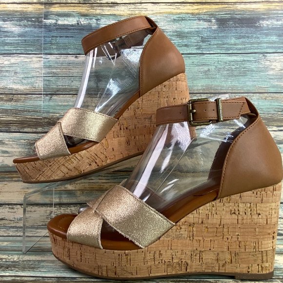 Crown Vintage Chalina Platform Sandal Womens Size 7.5M Gold Leather Wedge Heels - Picture 2 of 12